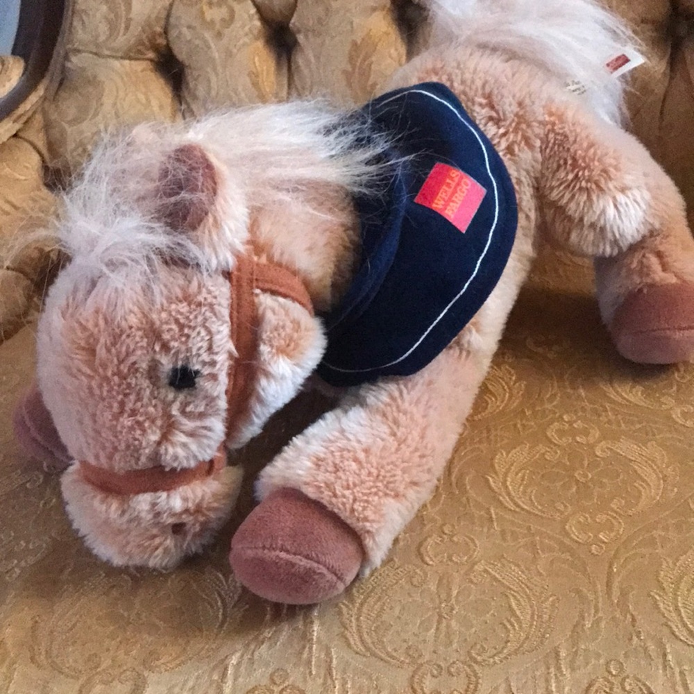 Wells Fargo Legendary Pony Nellie 2015